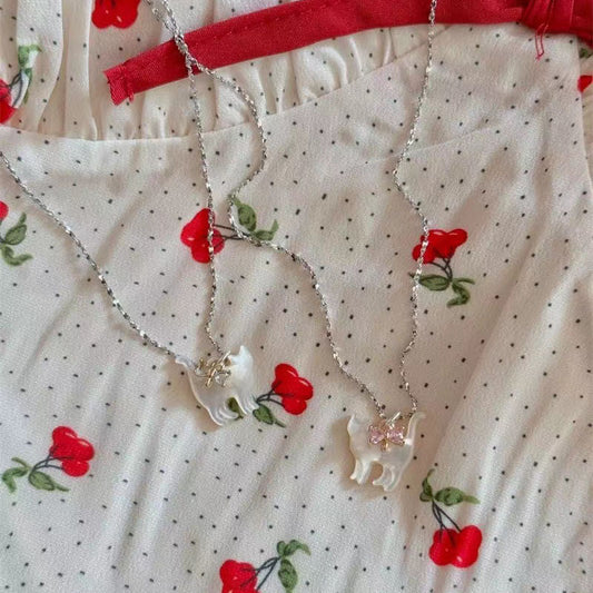 Collana con ciondolo a forma di gatto trasparente con strass, placcata in argento, per donne - Ciondolandia